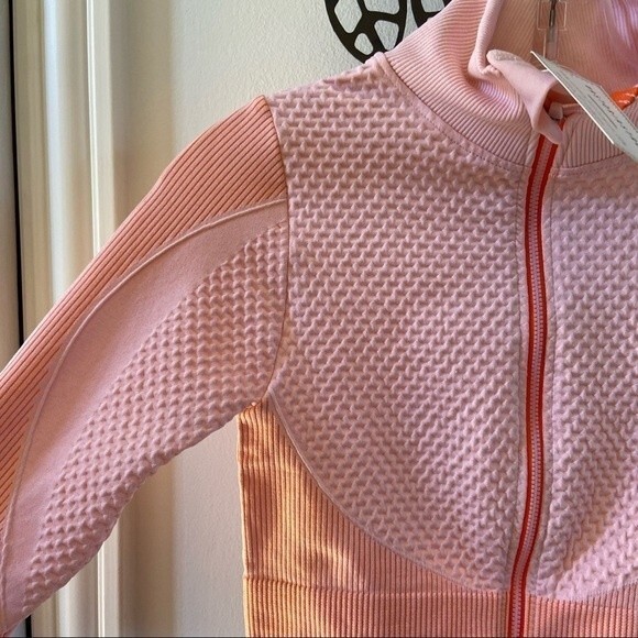 Astoria MOMENTUM Zip Crop Peaches and Cream M NWT - Picture 6 of 8